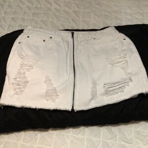 White zippered ripped jean skirt